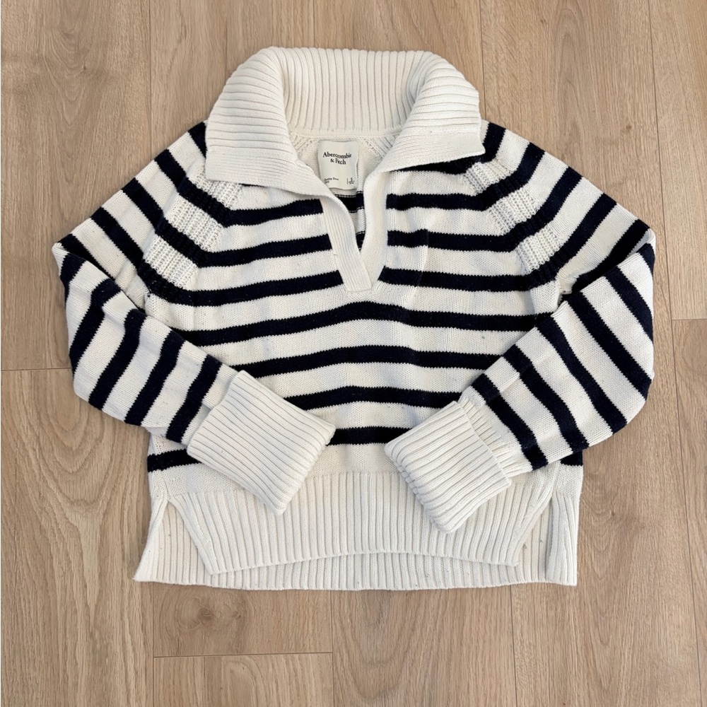 Abercrombie Striped Navy and White Pullover Sweater with Collar